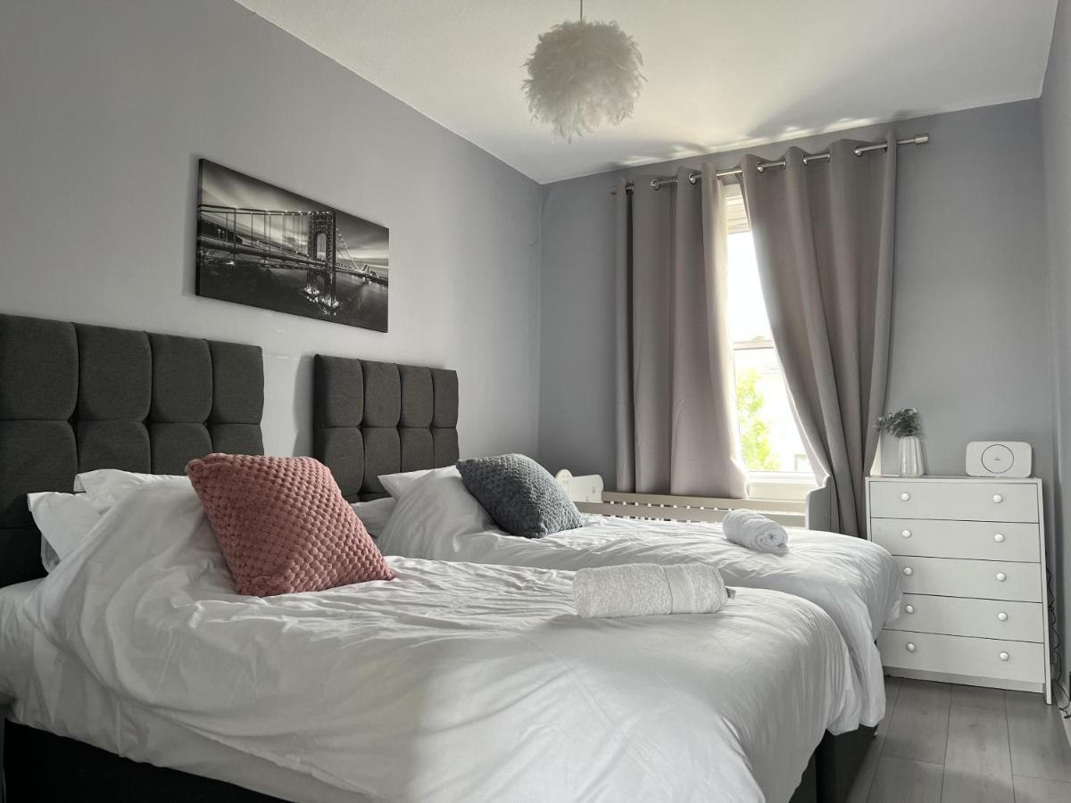 Captivating 2-Bed Apartment In Керкколди Экстерьер фото